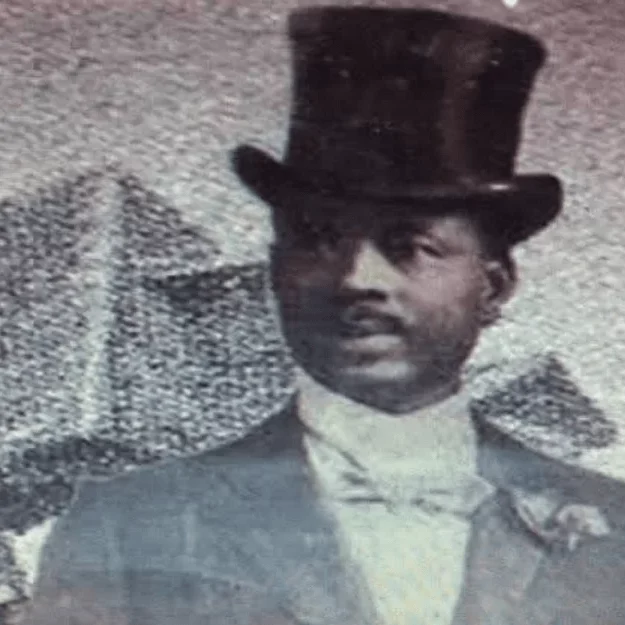 bode-thomas-via-@NigMuseum