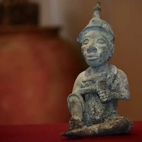 Mexico-Restituye-pieza-yoruba1