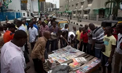 Newspaper-Readers-tori_ng